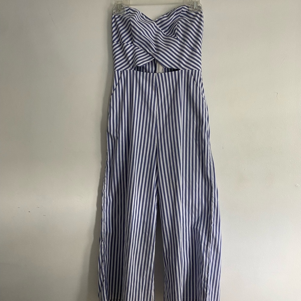 Forever 21 jumper, size small, capri legs, strapless